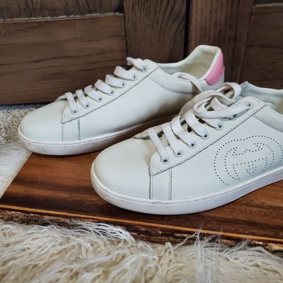 Gucci Ace Stitch Sneaker - Picture 3 of 9